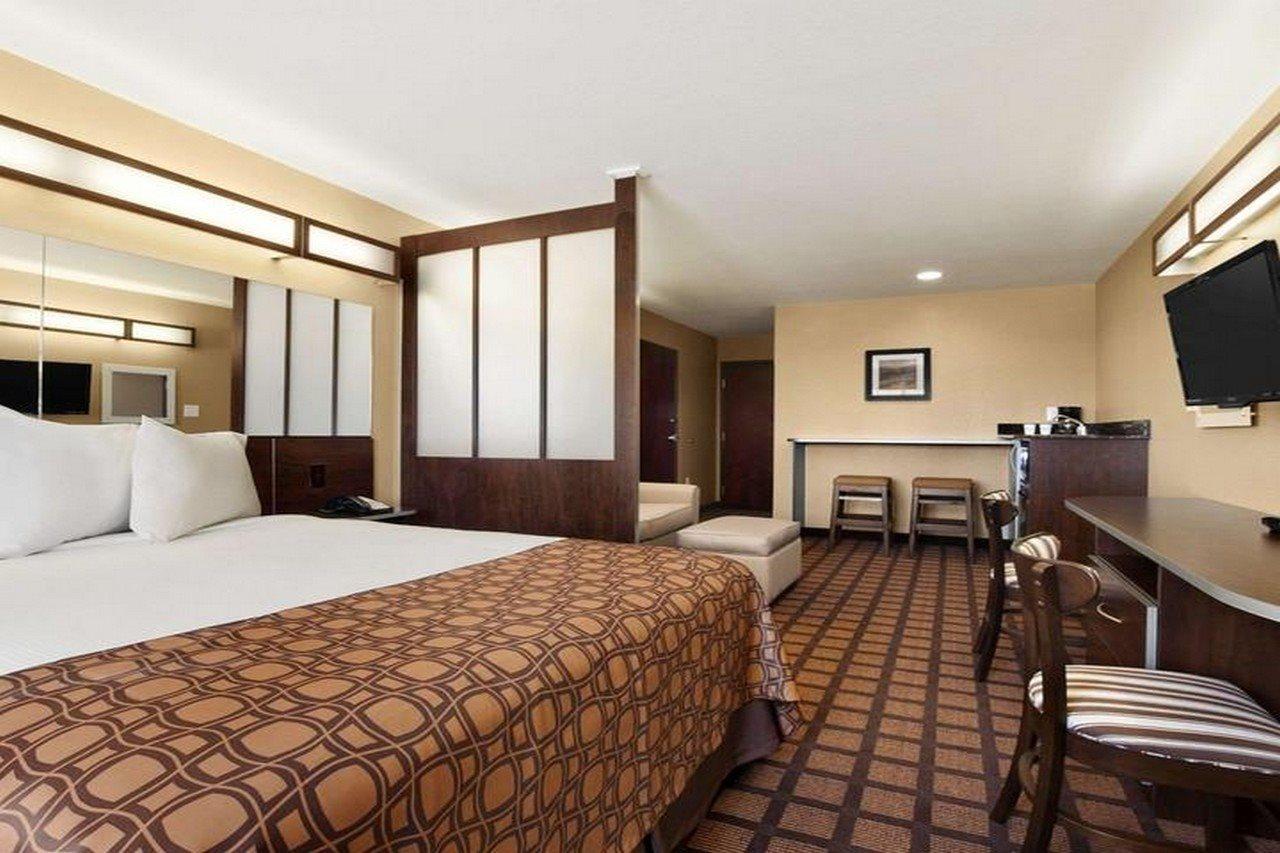 Garner Hotel Gonzales By Ihg Esterno foto