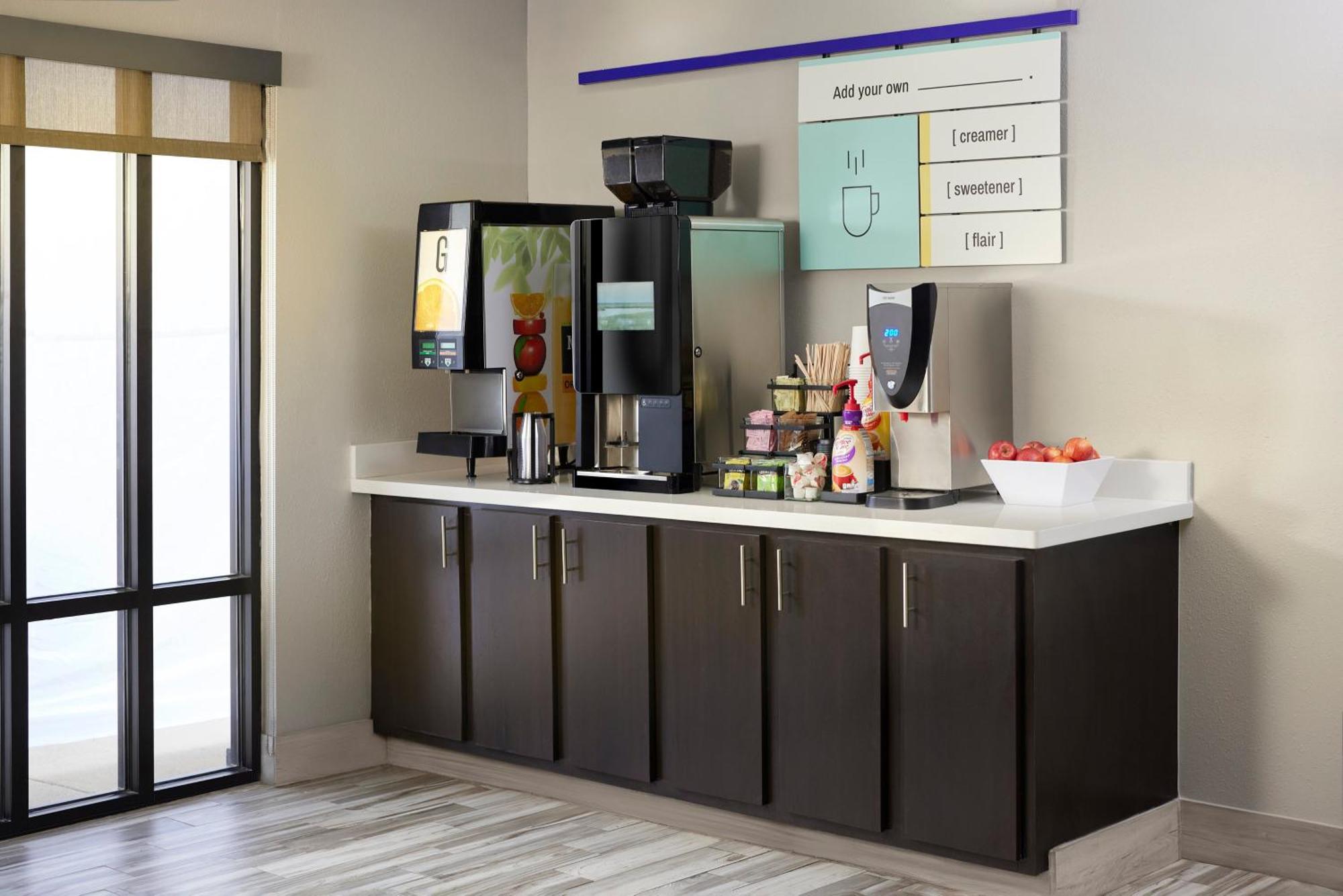 Garner Hotel Gonzales By Ihg Esterno foto