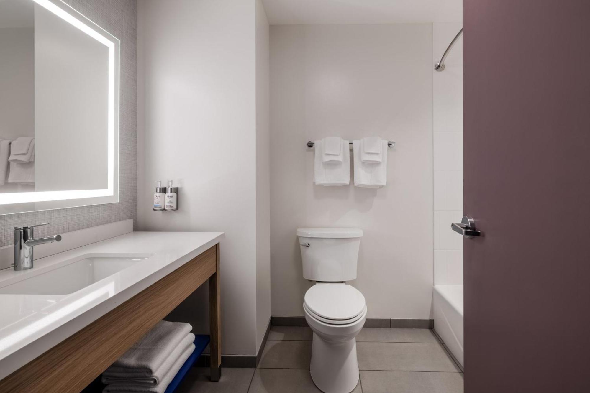 Garner Hotel Gonzales By Ihg Esterno foto